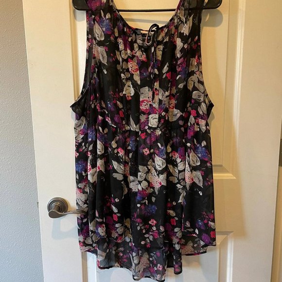 Torrid‎ floral sleeveless blouse - Picture 1 of 3